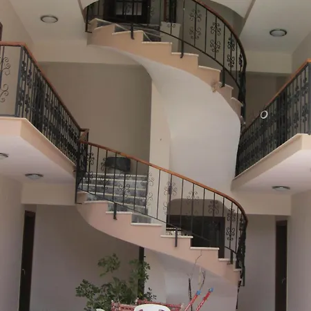 Crescent Hasirci Ортаджа