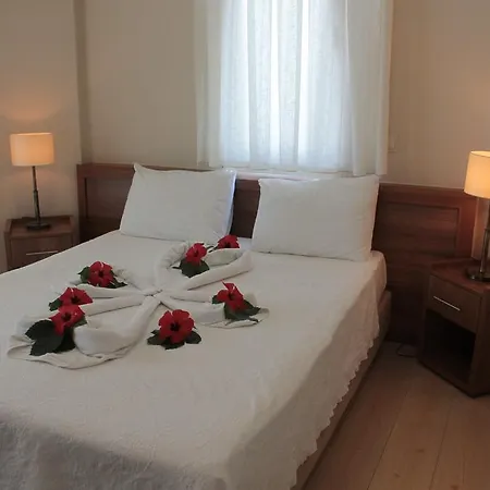 Crescent Hasirci Отель Ортаджа