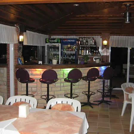 מלון Crescent Hasirci 4*