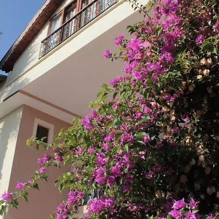 מלון Crescent Hasirci