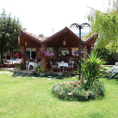 מלון Crescent Hasirci