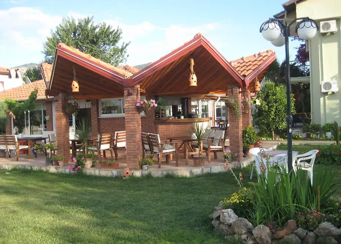 Hotel Crescent Hasirci 4*