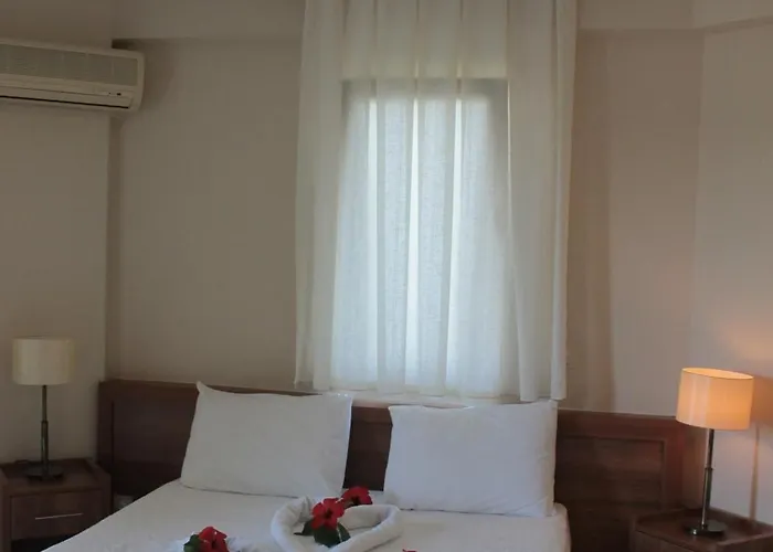 Hotel Crescent Hasirci 4*