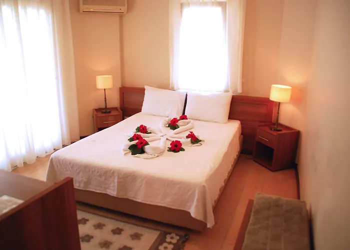 Hotel Crescent Hasirci 4*