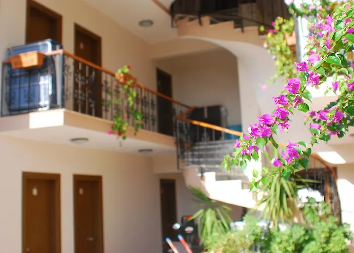 Hotel Crescent Hasirci 4*